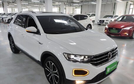 Volkswagen T-Roc I, 2022 год, 1 718 000 рублей, 2 фотография