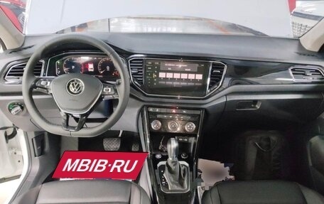 Volkswagen T-Roc I, 2022 год, 1 718 000 рублей, 9 фотография