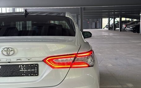 Toyota Camry, 2018 год, 2 970 000 рублей, 10 фотография