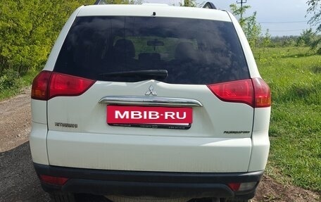 Mitsubishi Pajero Sport II рестайлинг, 2013 год, 1 550 000 рублей, 2 фотография