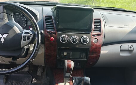 Mitsubishi Pajero Sport II рестайлинг, 2013 год, 1 550 000 рублей, 12 фотография