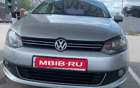 Volkswagen Polo VI (EU Market), 2011 год, 700 000 рублей, 4 фотография