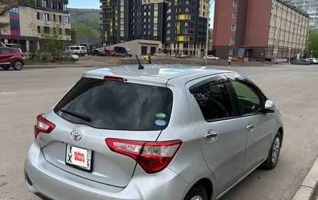 Toyota Vitz, 2018 год, 1 300 000 рублей, 4 фотография
