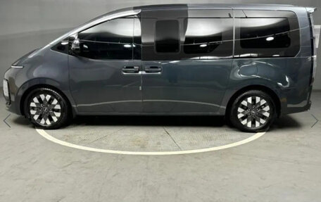 Hyundai Staria, 2022 год, 3 640 000 рублей, 3 фотография