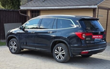 Honda Pilot III рестайлинг, 2016 год, 2 700 000 рублей, 4 фотография