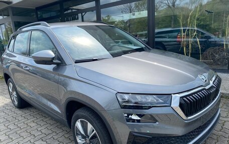 Skoda Karoq I, 2022 год, 2 760 000 рублей, 1 фотография