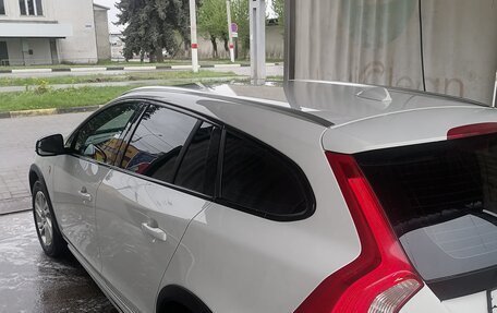 Volvo V60 Cross Country II, 2015 год, 1 950 000 рублей, 7 фотография