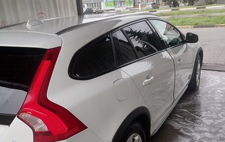 Volvo V60 Cross Country II, 2015 год, 1 950 000 рублей, 9 фотография