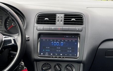 Volkswagen Polo VI (EU Market), 2016 год, 1 049 999 рублей, 25 фотография