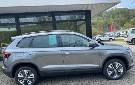Skoda Karoq I, 2022 год, 2 760 000 рублей, 4 фотография