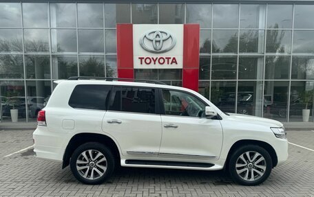 Toyota Land Cruiser 200, 2020 год, 7 500 000 рублей, 4 фотография