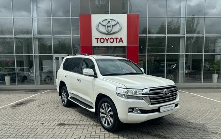 Toyota Land Cruiser 200, 2020 год, 7 500 000 рублей, 3 фотография
