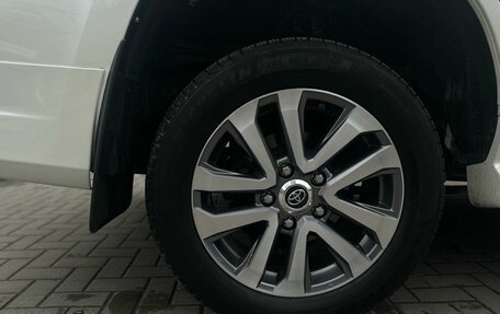 Toyota Land Cruiser 200, 2020 год, 7 500 000 рублей, 28 фотография
