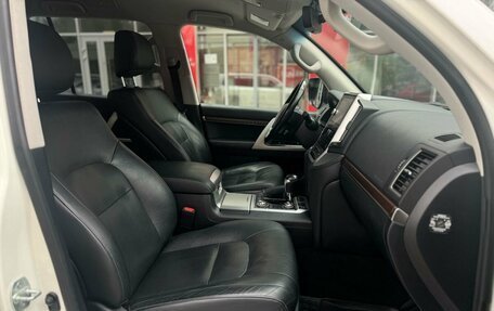 Toyota Land Cruiser 200, 2020 год, 7 500 000 рублей, 21 фотография