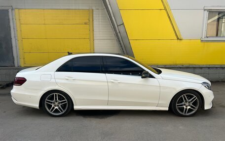 Mercedes-Benz E-Класс, 2015 год, 2 350 000 рублей, 3 фотография
