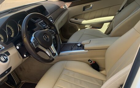 Mercedes-Benz E-Класс, 2015 год, 2 350 000 рублей, 10 фотография