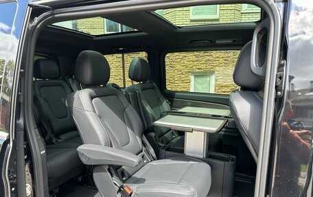 Mercedes-Benz V-Класс, 2024 год, 12 940 000 рублей, 2 фотография