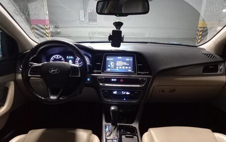 Hyundai Sonata VII, 2017 год, 2 000 000 рублей, 13 фотография
