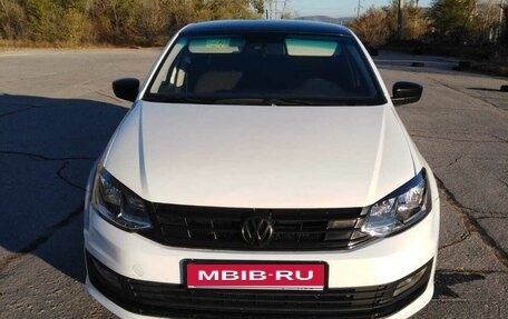 Volkswagen Polo VI (EU Market), 2018 год, 885 000 рублей, 2 фотография