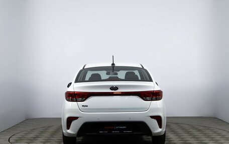 KIA Rio IV, 2017 год, 1 370 000 рублей, 6 фотография
