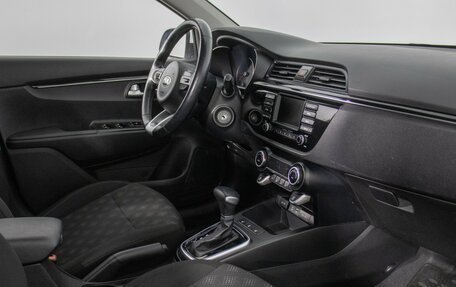 KIA Rio IV, 2017 год, 1 370 000 рублей, 9 фотография