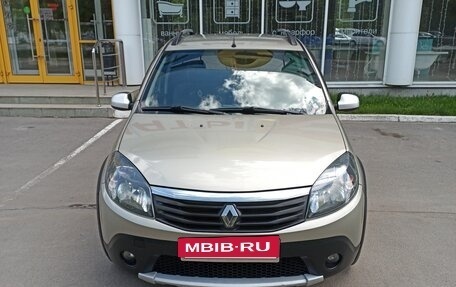 Renault Sandero I, 2013 год, 800 000 рублей, 4 фотография
