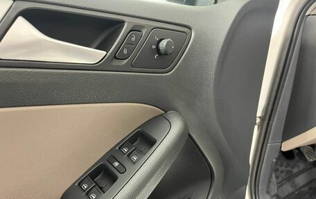Volkswagen Jetta VI, 2013 год, 1 090 000 рублей, 16 фотография