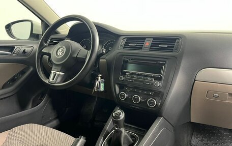 Volkswagen Jetta VI, 2013 год, 1 090 000 рублей, 12 фотография