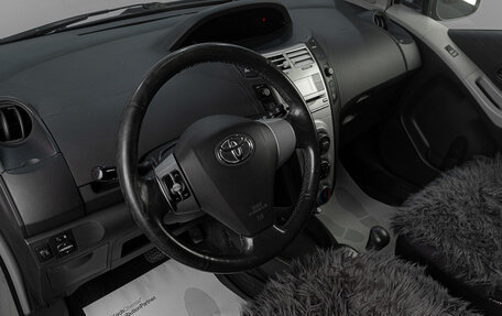 Toyota Yaris III рестайлинг, 2007 год, 729 000 рублей, 8 фотография
