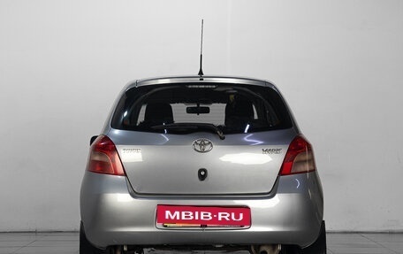 Toyota Yaris III рестайлинг, 2007 год, 729 000 рублей, 6 фотография