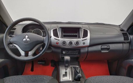 Mitsubishi L200 IV рестайлинг, 2014 год, 1 780 000 рублей, 12 фотография