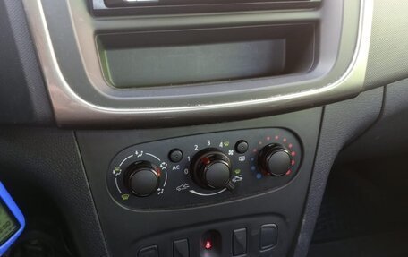 Renault Logan II, 2014 год, 950 000 рублей, 7 фотография