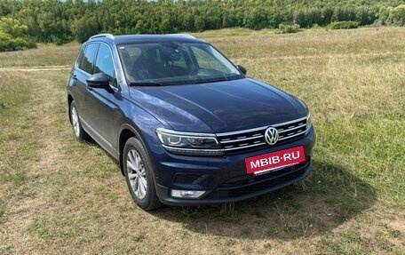 Volkswagen Tiguan II, 2017 год, 2 420 000 рублей, 3 фотография