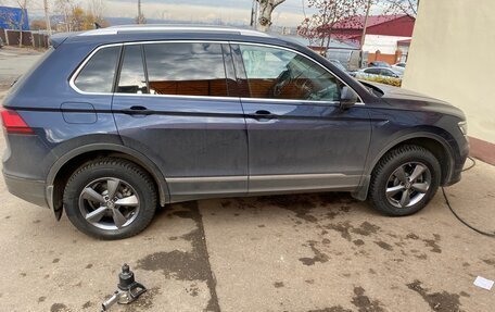 Volkswagen Tiguan II, 2017 год, 2 420 000 рублей, 4 фотография