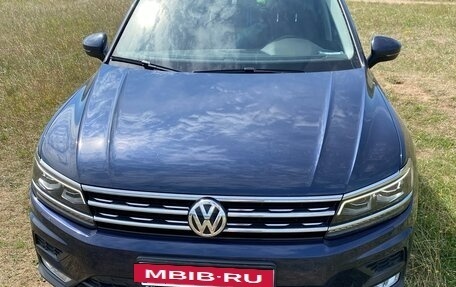 Volkswagen Tiguan II, 2017 год, 2 420 000 рублей, 2 фотография