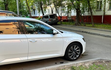 Skoda Superb III рестайлинг, 2015 год, 1 850 000 рублей, 32 фотография