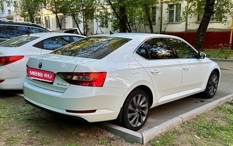 Skoda Superb III рестайлинг, 2015 год, 1 850 000 рублей, 31 фотография