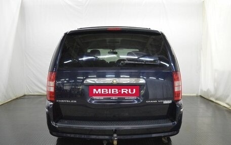 Chrysler Voyager IV, 2010 год, 1 208 000 рублей, 6 фотография
