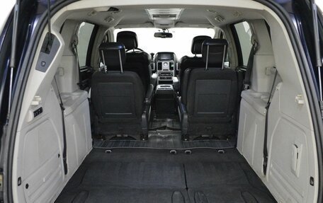 Chrysler Voyager IV, 2010 год, 1 208 000 рублей, 17 фотография