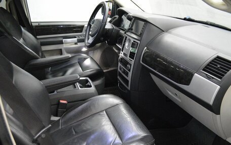Chrysler Voyager IV, 2010 год, 1 208 000 рублей, 12 фотография
