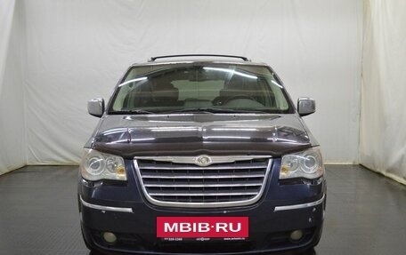 Chrysler Voyager IV, 2010 год, 1 208 000 рублей, 2 фотография