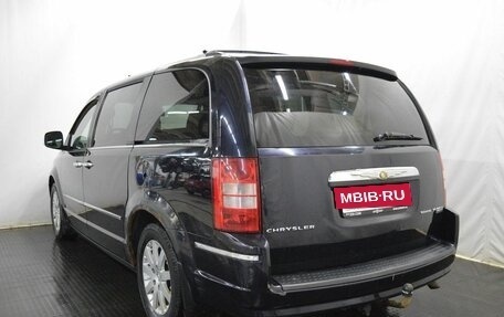 Chrysler Voyager IV, 2010 год, 1 208 000 рублей, 7 фотография