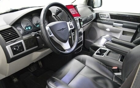 Chrysler Voyager IV, 2010 год, 1 208 000 рублей, 10 фотография