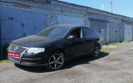 Volkswagen Passat B6, 2005 год, 690 000 рублей, 2 фотография