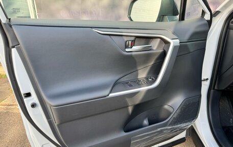 Toyota RAV4, 2024 год, 4 150 000 рублей, 8 фотография