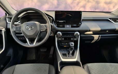 Toyota RAV4, 2024 год, 4 150 000 рублей, 12 фотография