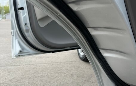 Nissan Tino, 1999 год, 395 000 рублей, 17 фотография