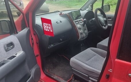 Honda Mobilio I, 2002 год, 690 000 рублей, 10 фотография