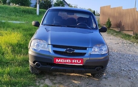 Chevrolet Niva I рестайлинг, 2009 год, 465 000 рублей, 4 фотография