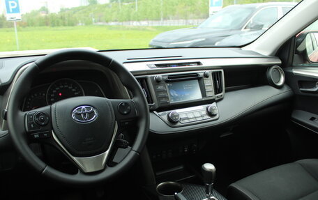 Toyota RAV4, 2015 год, 2 098 600 рублей, 6 фотография